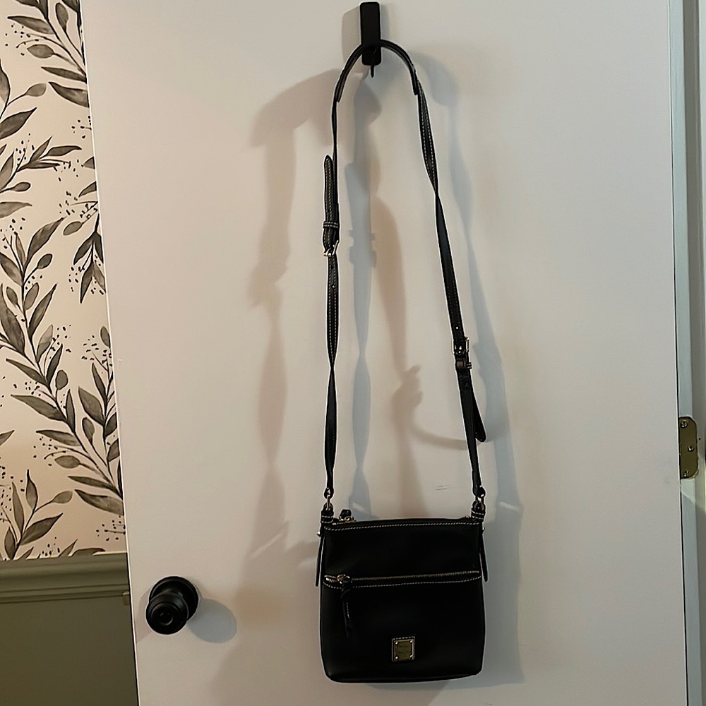 Dooney & bourke pebble grain leather crossbody